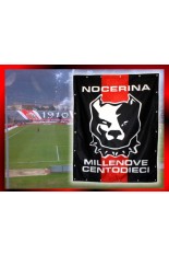 Striscione in TNT occhiellato 90 cm X 90 cm 